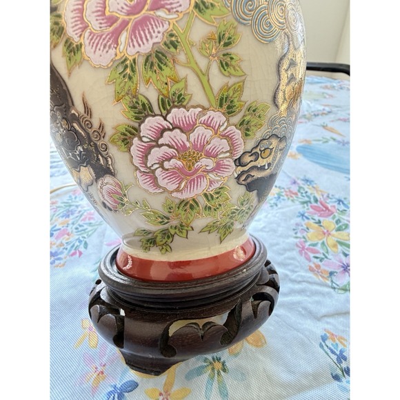 Vintage Chinoiserie 12" Porcelain Ginger Jar Lamp Hand-Painted Foo Dogs & Peonie - Picture 8 of 16